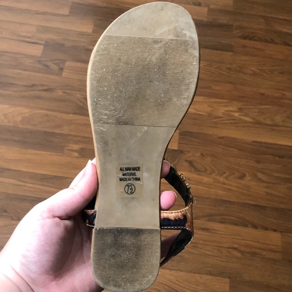 7.5 cheetah soda flats/sandals - Picture 6 of 9